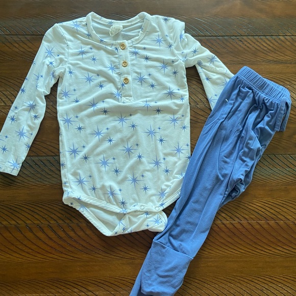 kate quinn Other - Kate Quinn snowflake outfit